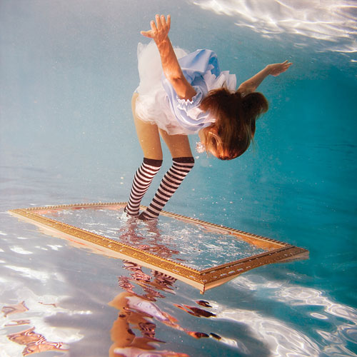 under-water-camera-photo-looking-through-window-glass-frame